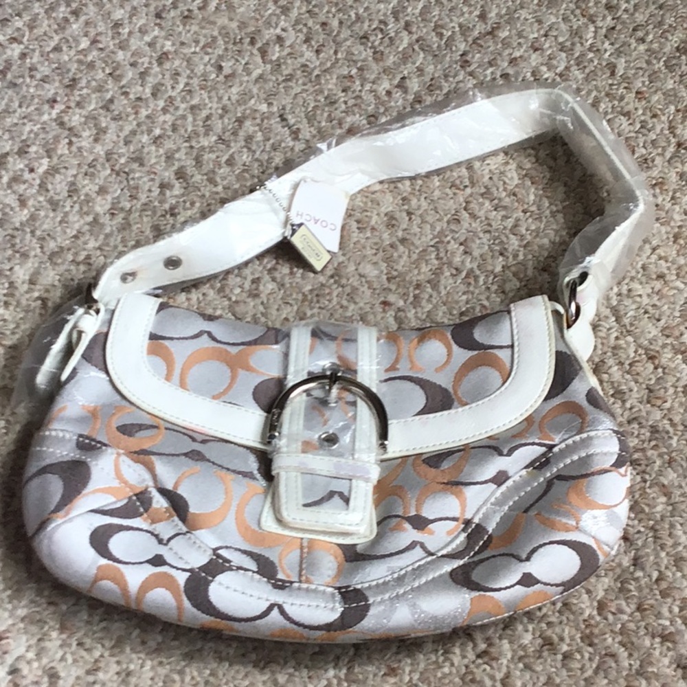 Woman’s purse handbag